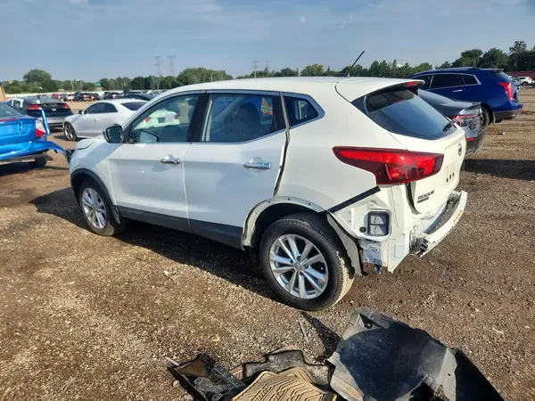 JN1BJ1CP4HW020882 — 2017 Nissan Rogue, фото 2 с аукциона Copart 13.10.2026, Передняя часть