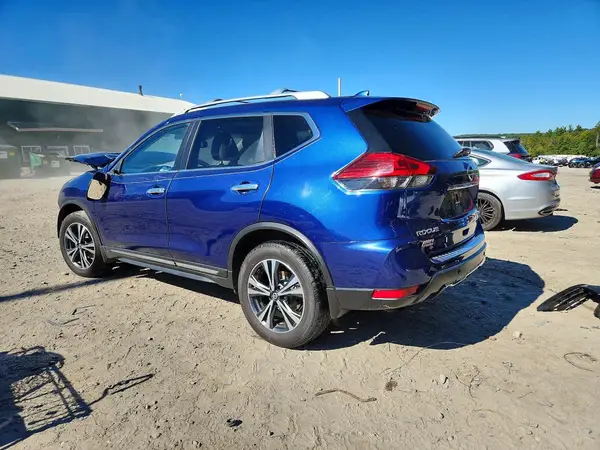 JN8AT2MV2HW001774 — 2017 Nissan Rogue, фото 2 с аукциона Copart, Передняя часть