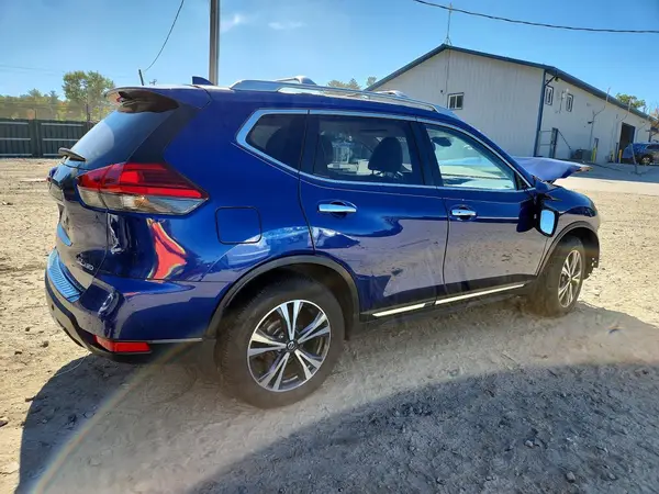 JN8AT2MV2HW001774 — 2017 Nissan Rogue, фото 3 с аукциона Copart, Передняя часть
