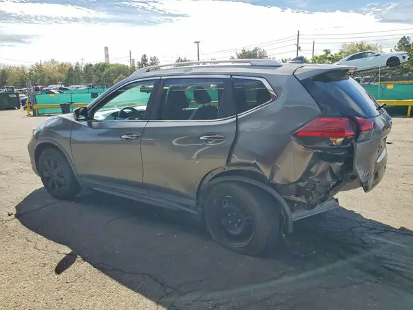 KNMAT2MV1HP553045 — 2017 Nissan Rogue, фото 2 с аукциона Copart 13.10.2026, Задняя часть