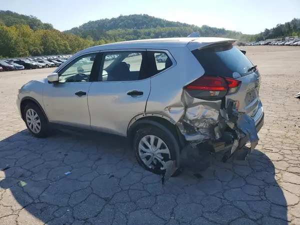 JN8AT2MV7HW261331 — 2017 Nissan Rogue, фото 2 с аукциона Copart, Задняя часть