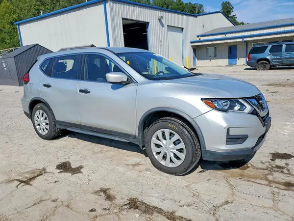 JN8AT2MV7HW261331 — 2017 Nissan Rogue, фото 4 с аукциона Copart, Задняя часть