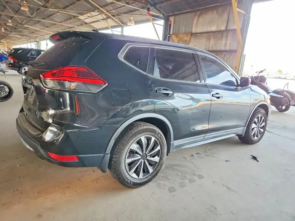 KNMAT2MT6HP577808 — 2017 Nissan Rogue, фото 3 с аукциона Copart, Боковая часть