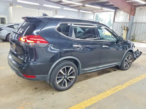 JN8AT2MV8HW272936 — 2017 Nissan Rogue, фото 3 с аукциона Copart 14.10.2026, Передняя часть
