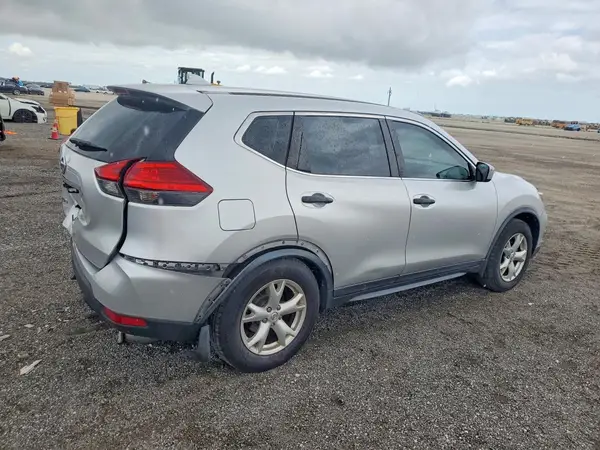 JN8AT2MT0HW383723 — 2017 Nissan Rogue, фото 3 с аукциона Copart, Задняя часть