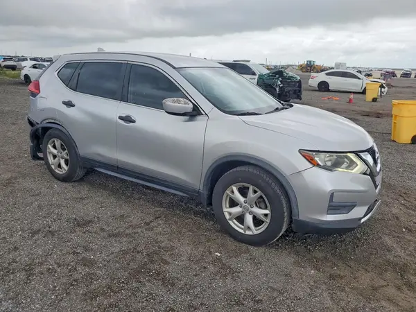 JN8AT2MT0HW383723 — 2017 Nissan Rogue, фото 4 с аукциона Copart, Задняя часть