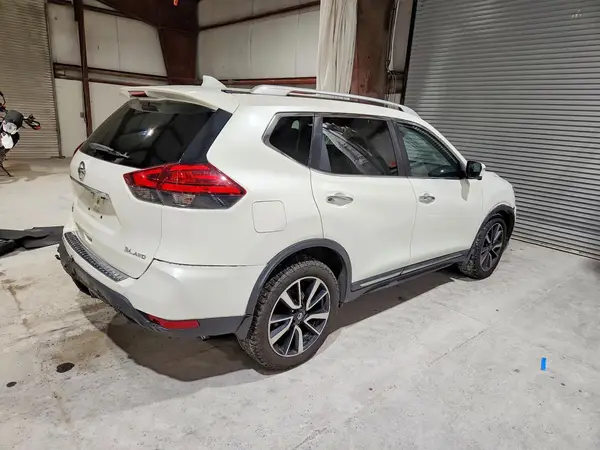 5N1AT2MVXHC811677 — 2017 Nissan Rogue, фото 3 с аукциона Copart 12.10.2026, Передняя часть