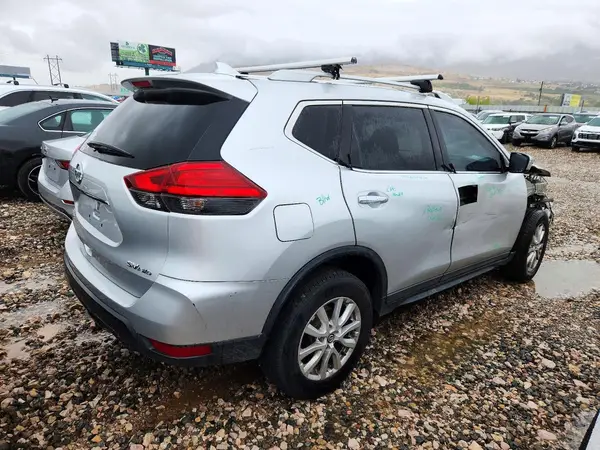 5N1AT2MV5HC854856 — 2017 Nissan Rogue, фото 3 с аукциона Copart, Передняя часть