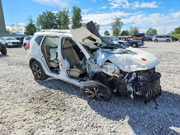 JN8AT2MV8HW013203 — 2017 Nissan Rogue, фото 4 с аукциона Copart, Передняя часть