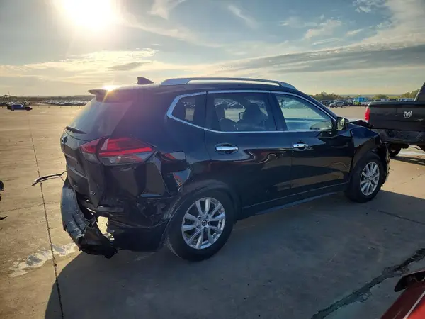 JN8AT2MT1HW142348 — 2017 Nissan Rogue, фото 3 с аукциона Copart, Задняя часть
