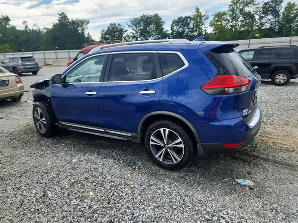 JN8AT2MTXHW146351 — 2017 Nissan Rogue, фото 2 с аукциона Copart, Передняя часть