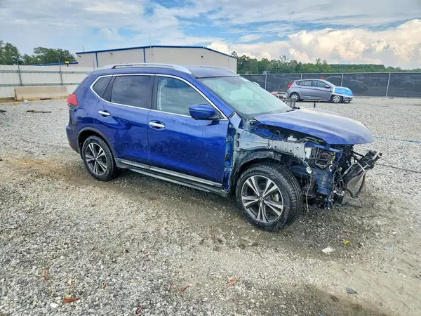JN8AT2MTXHW146351 — 2017 Nissan Rogue, фото 4 с аукциона Copart, Передняя часть