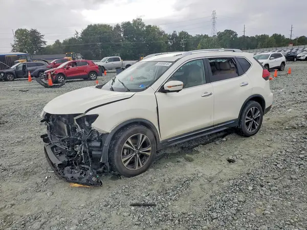 JN8AT2MT2HW143055 — 2017 Nissan Rogue, Передняя часть (Front End), фото до ремонта