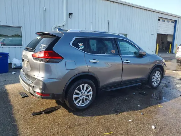 KNMAT2MTXHP556749 — 2017 Nissan Rogue, фото 3 с аукциона Copart, Передняя часть