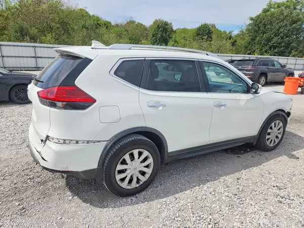 KNMAT2MT3HP580438 — 2017 Nissan Rogue, фото 3 с аукциона Copart, Задняя часть