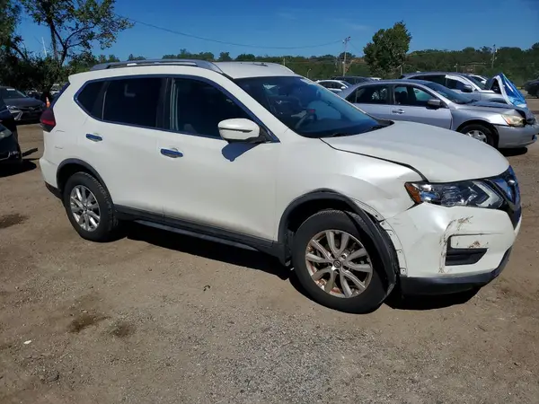 KNMAT2MV8HP561806 — 2017 Nissan Rogue, фото 4 с аукциона Copart, Передняя часть