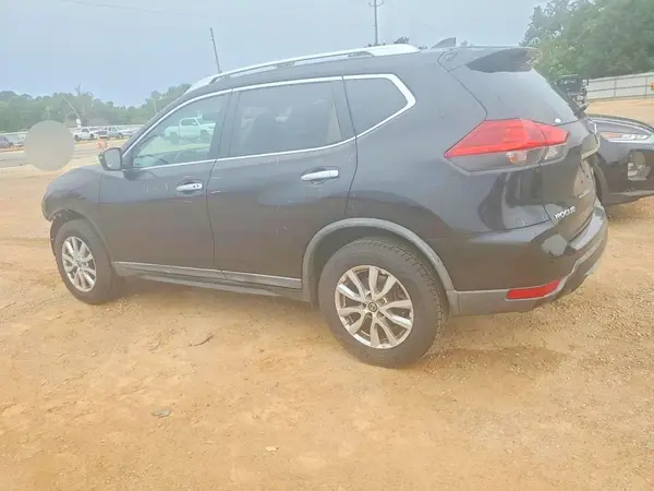 KNMAT2MV9JP575137 — 2018 Nissan Rogue, фото 2 с аукциона Copart 29.09.2026, Передняя часть