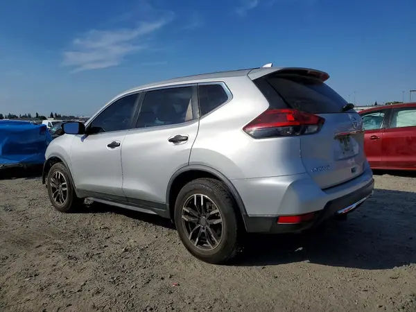 JN8AT2MT9JW465858 — 2018 Nissan Rogue, фото 2 с аукциона Copart 29.09.2026, Передняя часть
