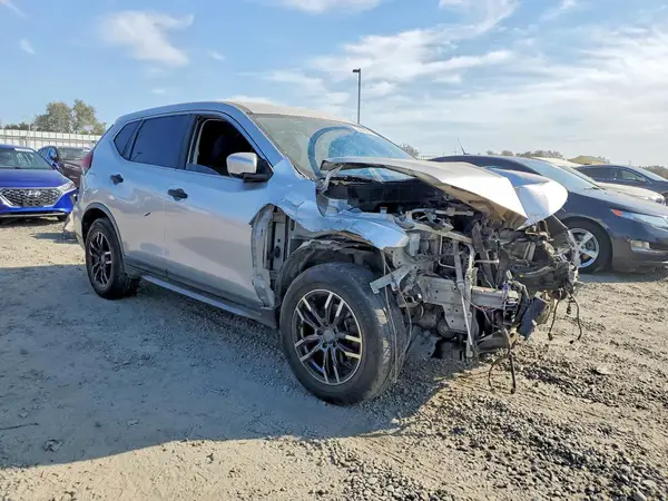 JN8AT2MT9JW465858 — 2018 Nissan Rogue, фото 4 с аукциона Copart 29.09.2026, Передняя часть