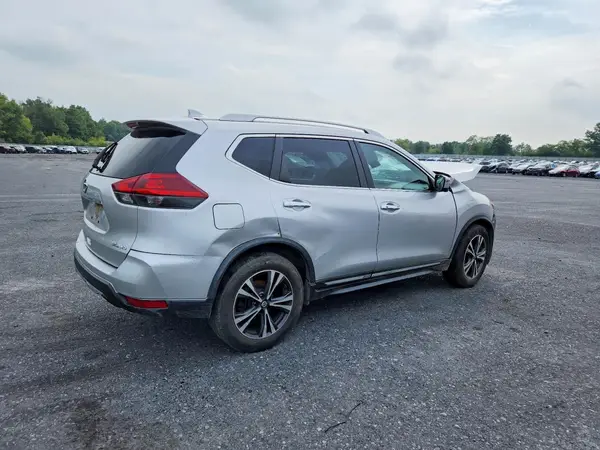 JN8AT2MV9JW318165 — 2018 Nissan Rogue, фото 3 с аукциона Copart 06.10.2026, Передняя часть
