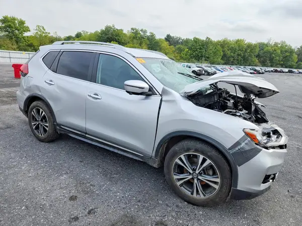 JN8AT2MV9JW318165 — 2018 Nissan Rogue, фото 4 с аукциона Copart 06.10.2026, Передняя часть