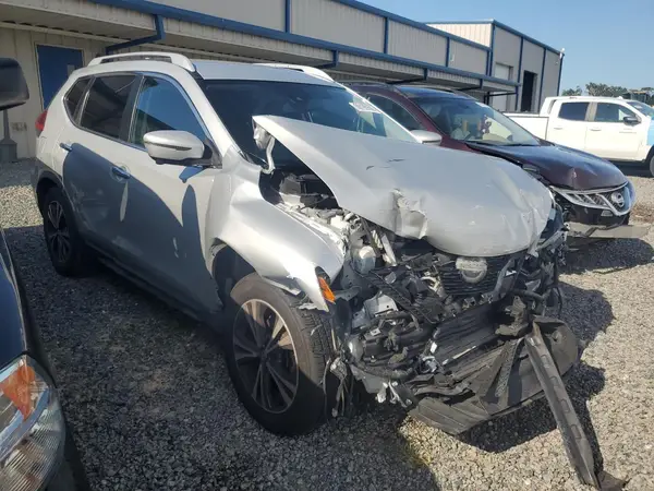 JN8AT2MT1JW462551 — 2018 Nissan Rogue, фото 4 с аукциона Copart, Передняя часть