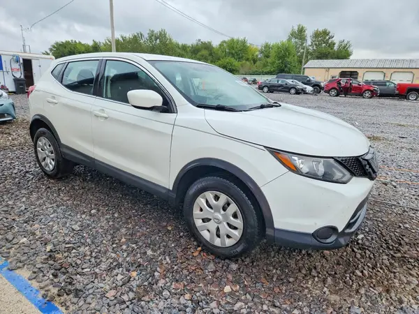 JN1BJ1CR5JW258800 — 2018 Nissan Rogue, фото 4 с аукциона Copart, Передняя часть