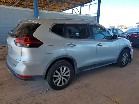 JN8AT2MT6JW455417 — 2018 Nissan Rogue, фото 3 с аукциона Copart 13.10.2026, Передняя часть