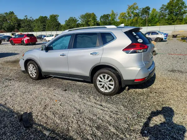 JN8AT2MT6JW451478 — 2018 Nissan Rogue, фото 2 с аукциона Copart, Передняя часть