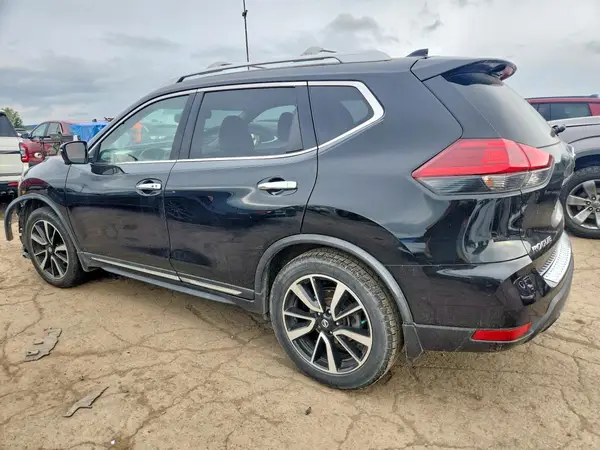 JN8AT2MT2JW489256 — 2018 Nissan Rogue, фото 2 с аукциона Copart 13.10.2026, Передняя часть