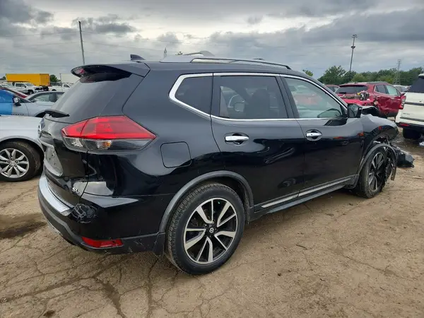 JN8AT2MT2JW489256 — 2018 Nissan Rogue, фото 3 с аукциона Copart 13.10.2026, Передняя часть