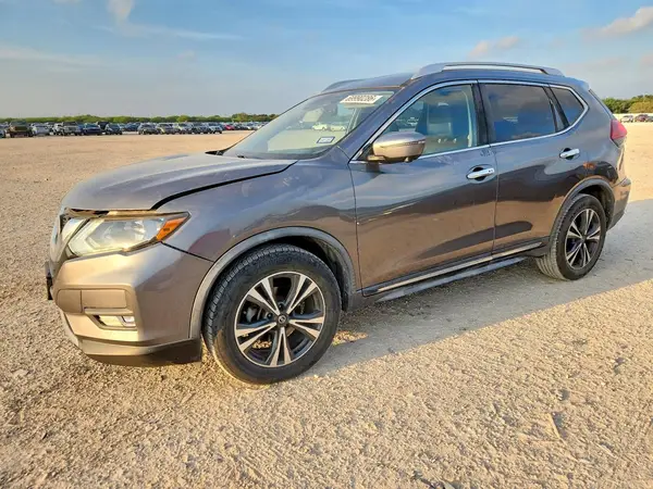JN8AT2MT2JW453440 — 2018 Nissan Rogue, Град (Hail), фото до ремонта