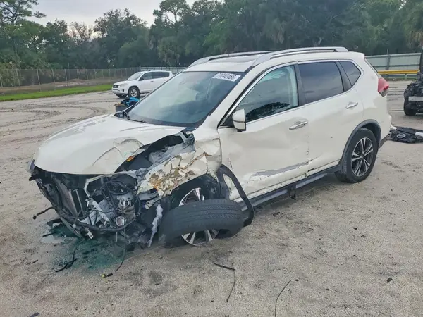 JN8AT2MT5JW454663 — 2018 Nissan Rogue, Передняя часть (Front End), фото до ремонта