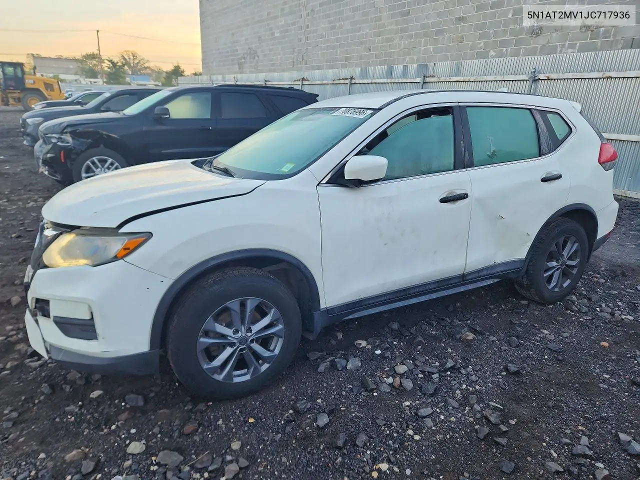 2018 Nissan Rogue S VIN 5N1AT2MV1JC717936 фото 1