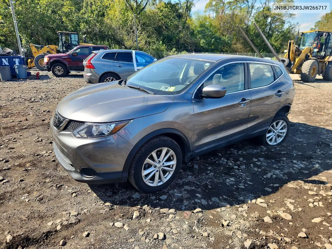 2018 Nissan Rogue VIN JN1BJ1CR3JW266717 фото 1