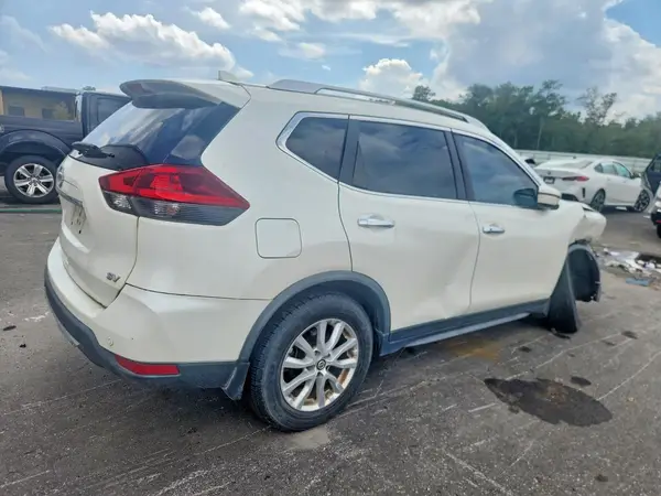 JN8AT2MT8LW013600 — 2020 Nissan Rogue, фото 3 с аукциона Copart 30.09.2026, Передняя часть