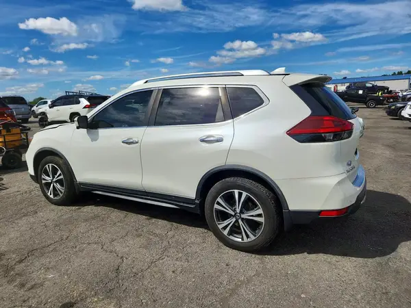 JN8AT2MV9LW131852 — 2020 Nissan Rogue, фото 2 с аукциона Copart 13.10.2026, Передняя часть