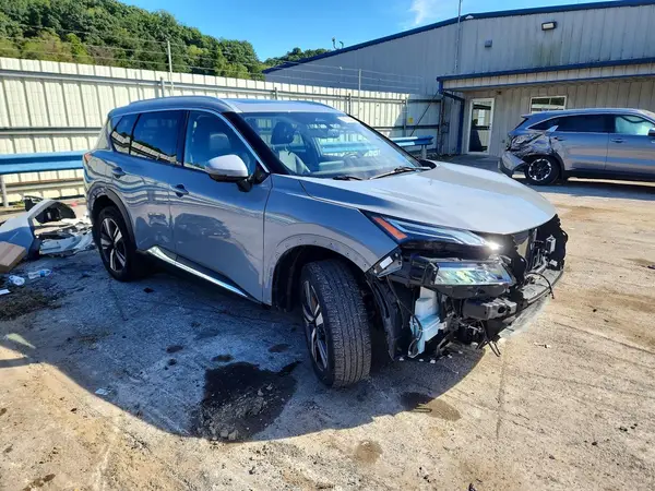 JN8BT3DD9NW270805 — 2022 Nissan Rogue, фото 4 с аукциона Copart, Вандализм