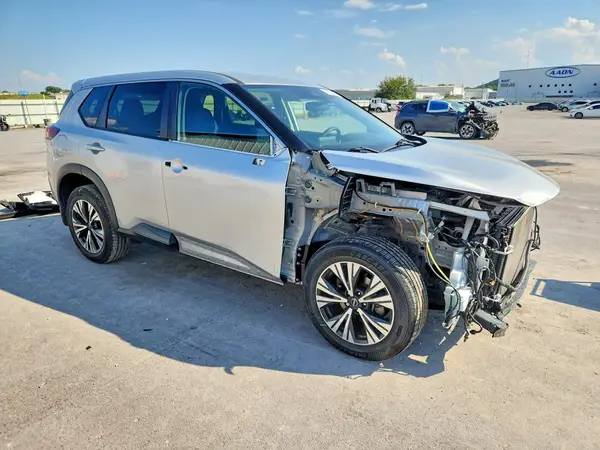 JN8BT3BA4PW416006 — 2023 Nissan Rogue, фото 4 с аукциона Copart, Передняя часть