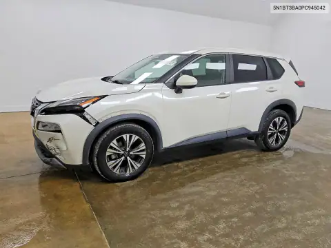 5N1BT3BA0PC945042 — 2023 Nissan Rogue, Передняя часть, фото до ремонта