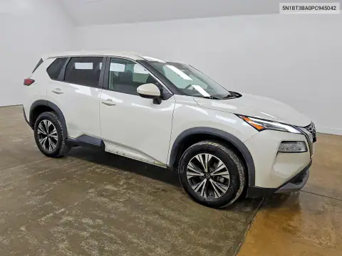 5N1BT3BA0PC945042 — 2023 Nissan Rogue, фото 4 с аукциона Copart 22.10.2026, Передняя часть