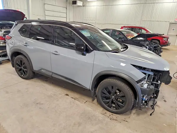 JN8BT3BB3PW207106 — 2023 Nissan Rogue, фото 4 с аукциона Copart 06.10.2026, Передняя часть