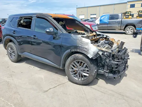 5N1BT3AB4RC674368 — 2024 Nissan Rogue, фото 4 с аукциона Copart 01.10.2026, Пожар двигателя