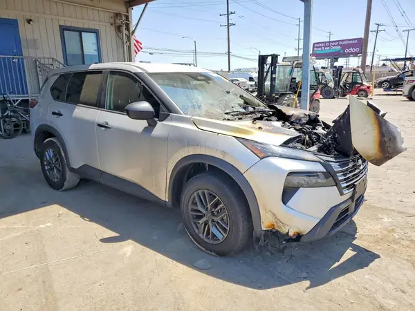 5N1BT3AA2RC712607 — 2024 Nissan Rogue, фото 4 с аукциона Copart 28.09.2026, Пожар