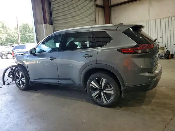 5N1BT3CA5RC717300 — 2024 Nissan Rogue, фото 2 с аукциона Copart, Передняя часть