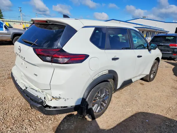 5N1BT3AB0RC686324 — 2024 Nissan Rogue, фото 3 с аукциона Copart 05.10.2026, Боковая часть