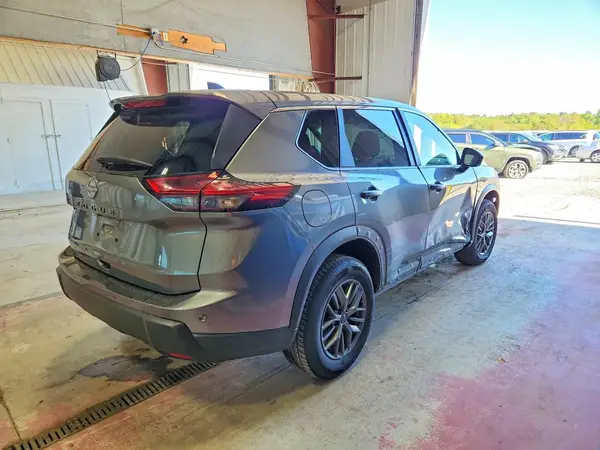 5N1BT3AA4RC687726 — 2024 Nissan Rogue, фото 3 с аукциона Copart 28.09.2026, Боковая часть