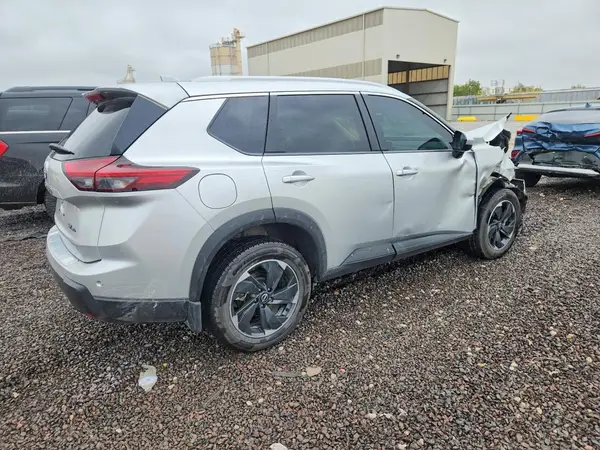 JN8BT3BB8RW422919 — 2024 Nissan Rogue, фото 3 с аукциона Copart, Передняя часть