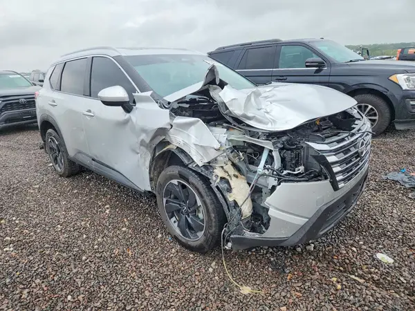 JN8BT3BB8RW422919 — 2024 Nissan Rogue, фото 4 с аукциона Copart, Передняя часть