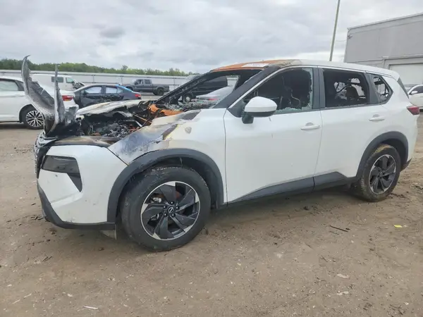 5N1BT3BA3RC693399 — 2024 Nissan Rogue, Пожар (Burn), фото до ремонта